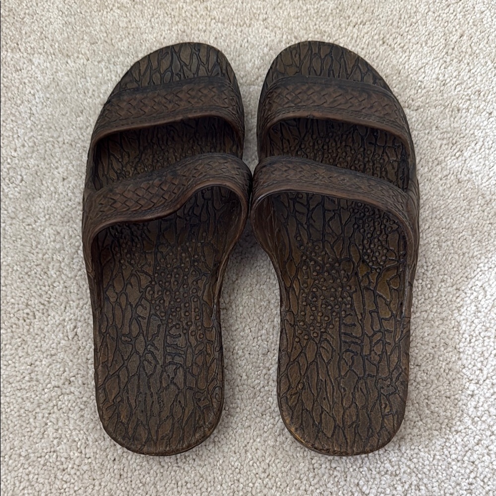 Pali Hawaii Brown Sandals Minimalist Design